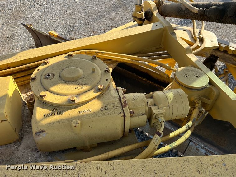 image for item MQ9876 1993 Caterpillar 12G  motor grader