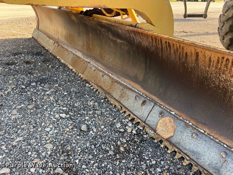 image for item MQ9876 1993 Caterpillar 12G  motor grader