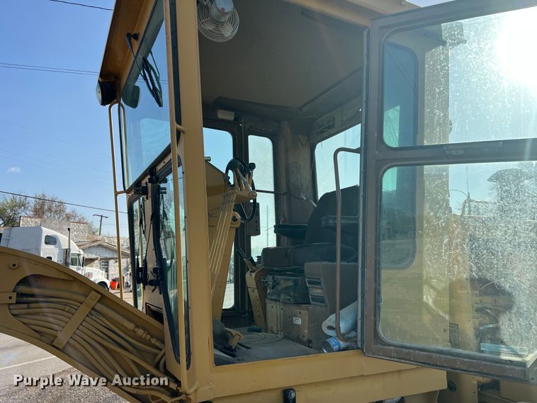 image for item MQ9876 1993 Caterpillar 12G  motor grader