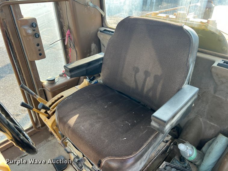 image for item MQ9876 1993 Caterpillar 12G  motor grader