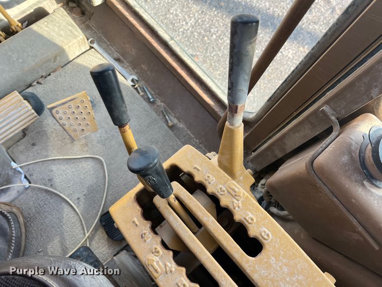 image for item MQ9876 1993 Caterpillar 12G  motor grader