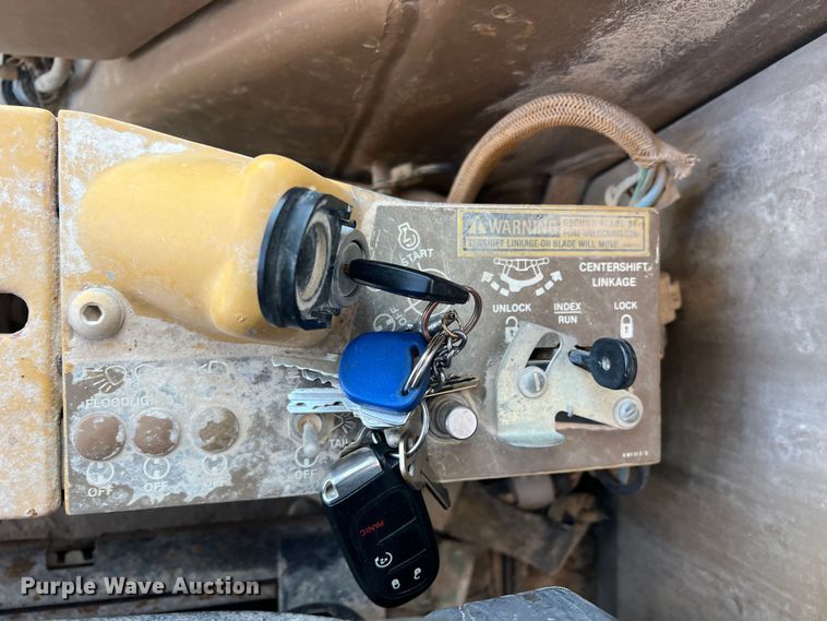 image for item MQ9876 1993 Caterpillar 12G  motor grader