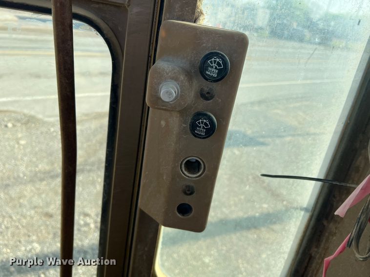 image for item MQ9876 1993 Caterpillar 12G  motor grader