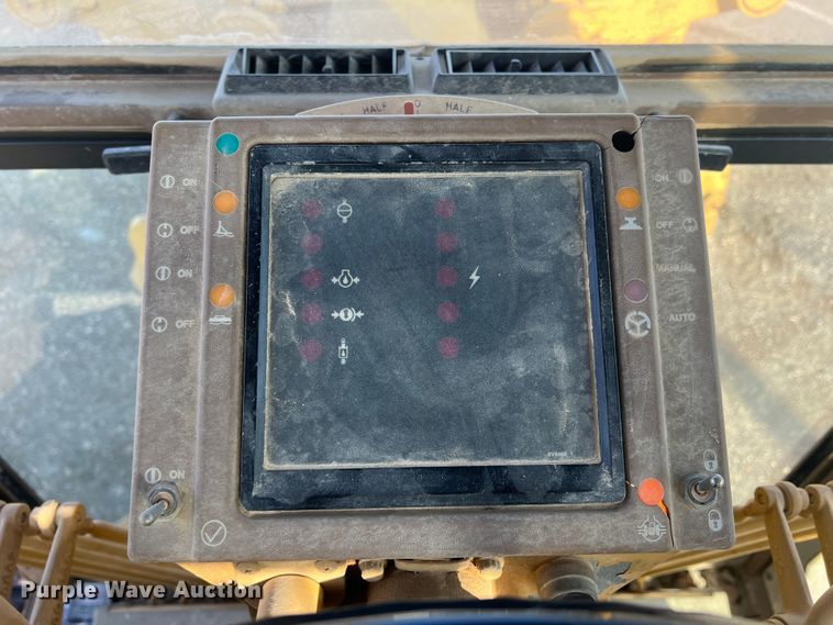 image for item MQ9876 1993 Caterpillar 12G  motor grader