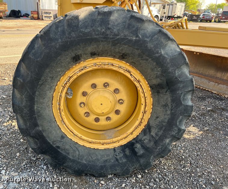 image for item MQ9876 1993 Caterpillar 12G  motor grader