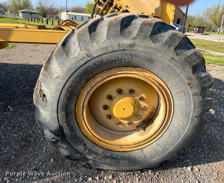 image for item MQ9876 1993 Caterpillar 12G  motor grader