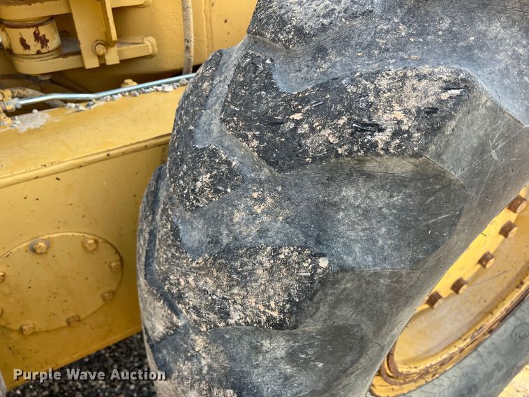 image for item MQ9876 1993 Caterpillar 12G  motor grader