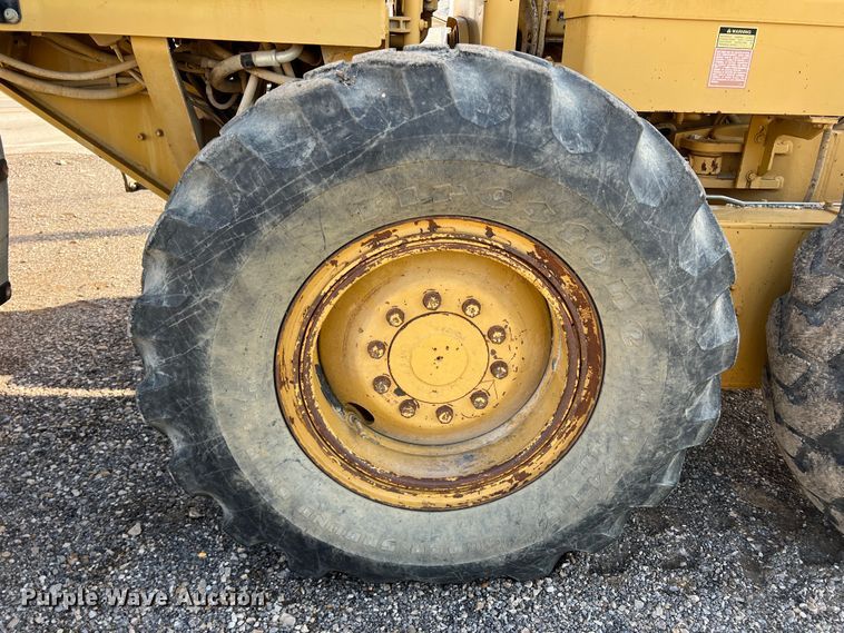 image for item MQ9876 1993 Caterpillar 12G  motor grader