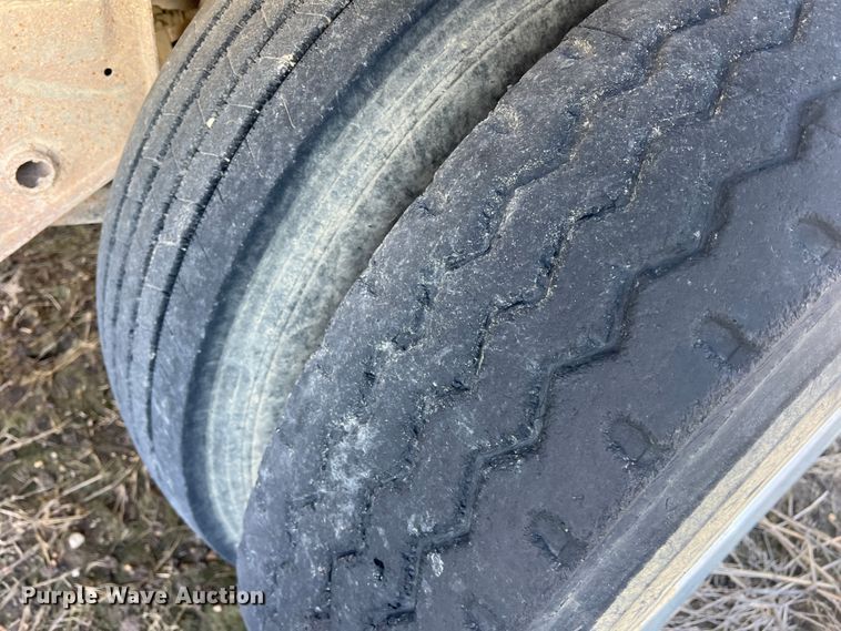 image for item MQ9877 2000 MB&G TRXL DP  end dump pup trailer