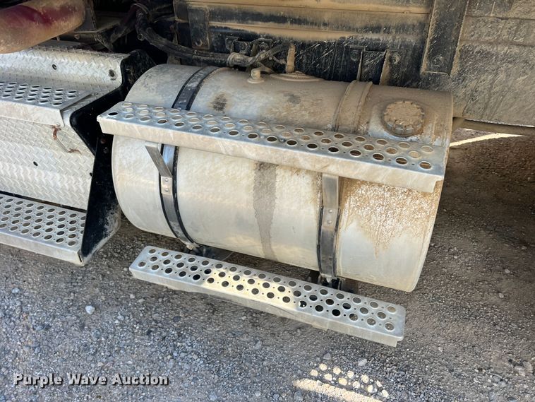 image for item MQ9879 2008 Kenworth W900  dump truck