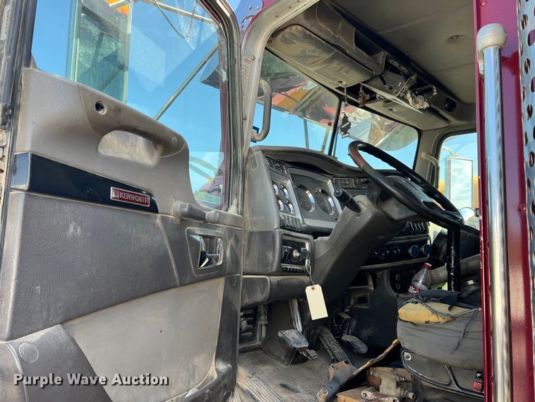 image for item MQ9879 2008 Kenworth W900  dump truck