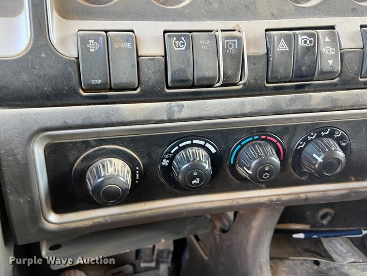 image for item MQ9879 2008 Kenworth W900  dump truck