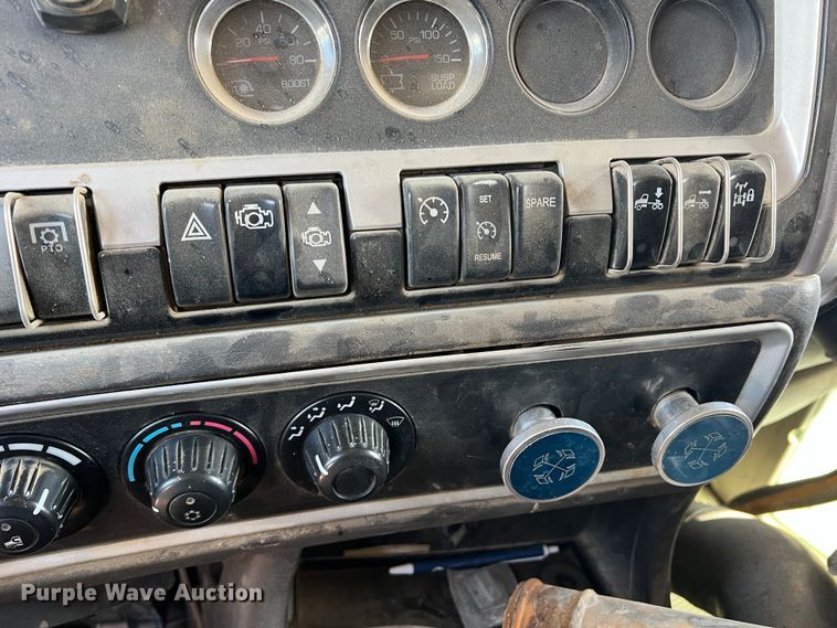 image for item MQ9879 2008 Kenworth W900  dump truck