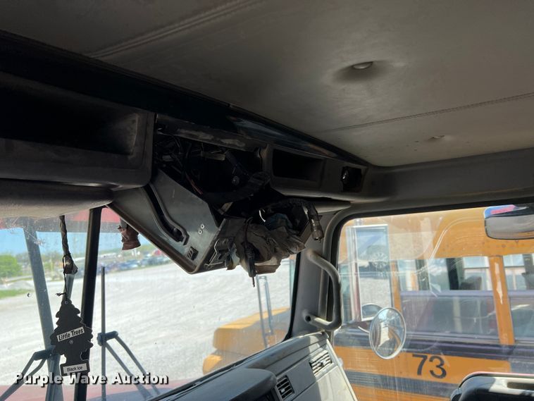 image for item MQ9879 2008 Kenworth W900  dump truck