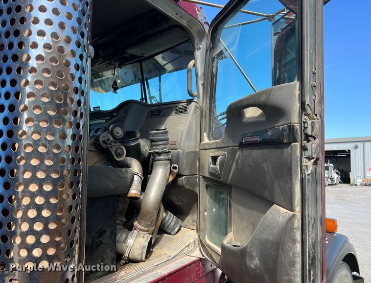 image for item MQ9879 2008 Kenworth W900  dump truck