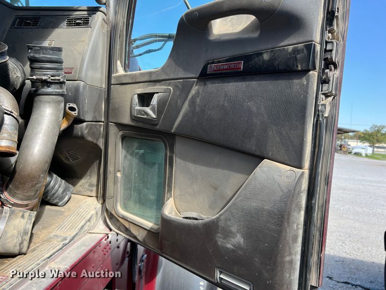 image for item MQ9879 2008 Kenworth W900  dump truck