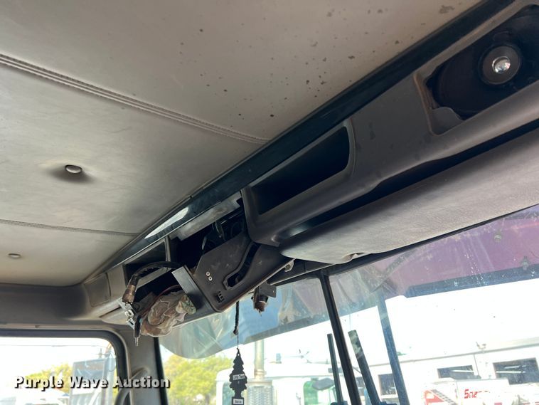 image for item MQ9879 2008 Kenworth W900  dump truck