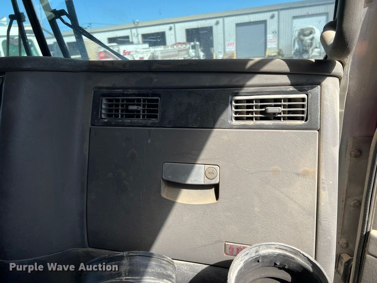 image for item MQ9879 2008 Kenworth W900  dump truck