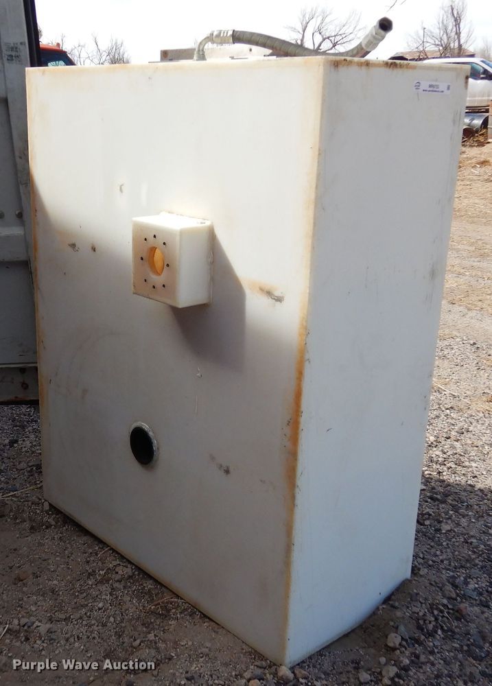 image for item MR9753 Poly tank