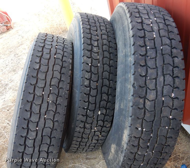 image for item MR9754 (3) 11R22.5 tires