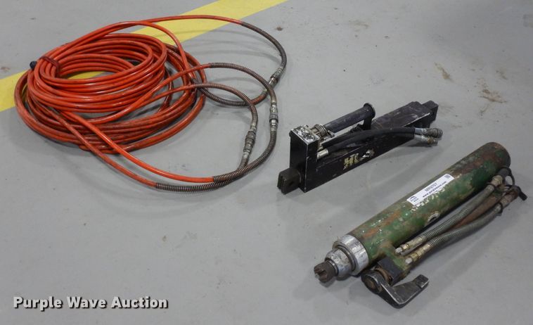 image for item MR9767 (2) Hurst hydraulic spreaders