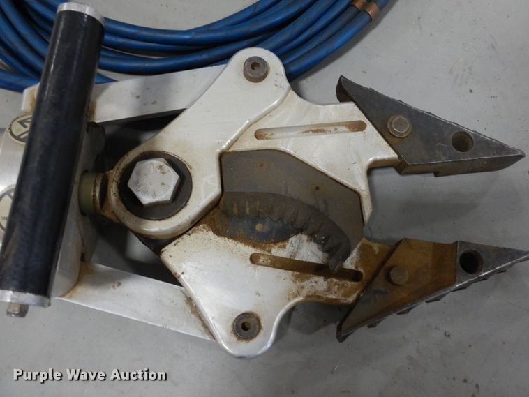 image for item MR9768 (2) Jaws of Life rescue tools