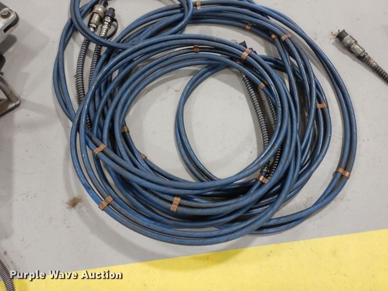 image for item MR9769 (2) hydraulic rescue tools