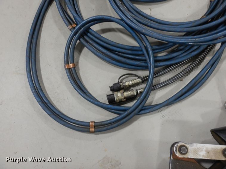 image for item MR9769 (2) hydraulic rescue tools