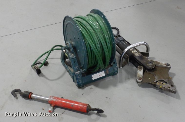 image for item MR9770 Hurst  Jaws of Life rescue tool