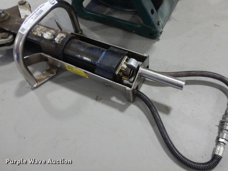 image for item MR9770 Hurst  Jaws of Life rescue tool