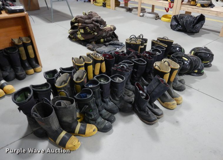 image for item MR9775 Fire fighting gear