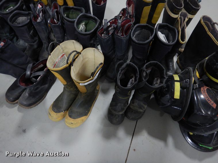 image for item MR9775 Fire fighting gear