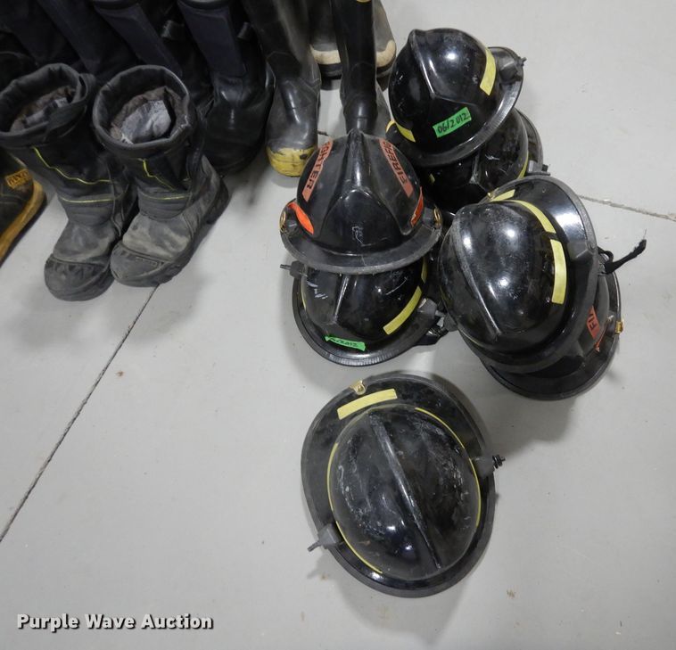 image for item MR9775 Fire fighting gear