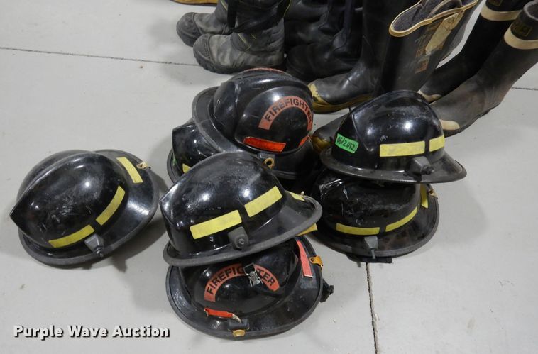 image for item MR9775 Fire fighting gear