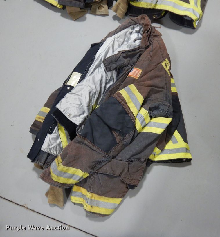 image for item MR9775 Fire fighting gear