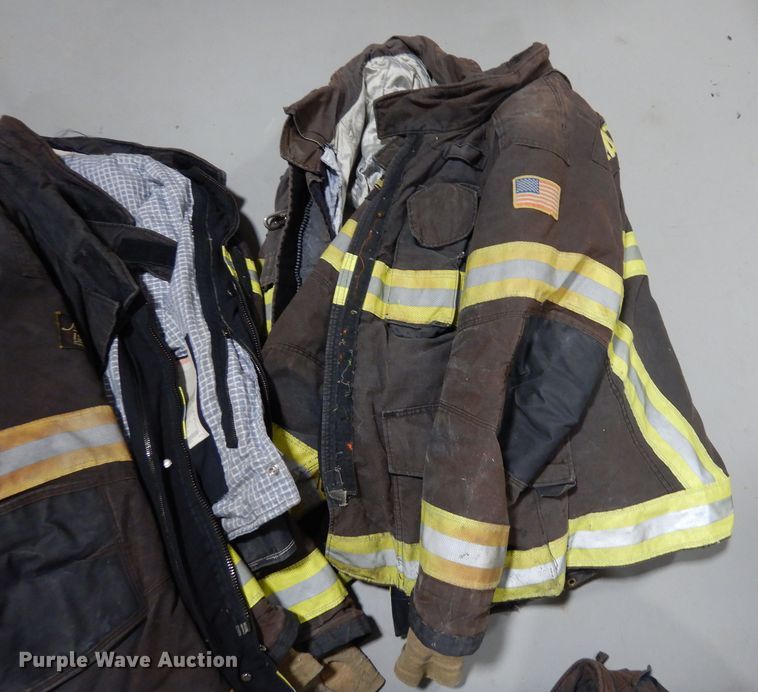 image for item MR9775 Fire fighting gear