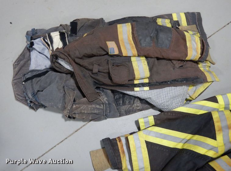 image for item MR9775 Fire fighting gear