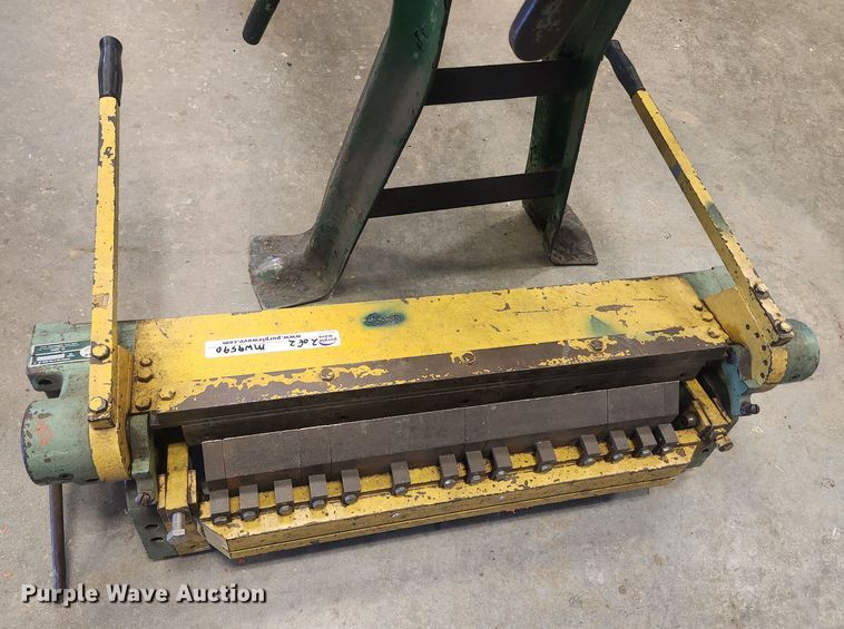 image for item MW9590 (2) metal breaks