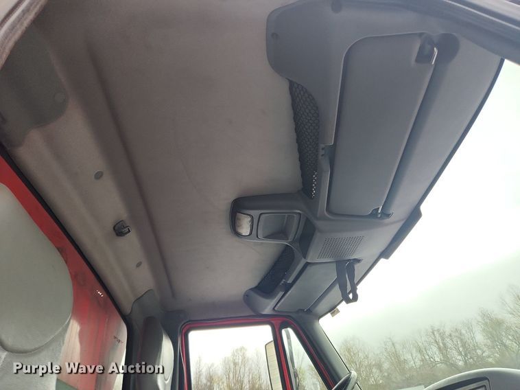 image for item MW9638 2007 International 7400  dump truck