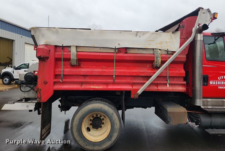 image for item MW9638 2007 International 7400  dump truck