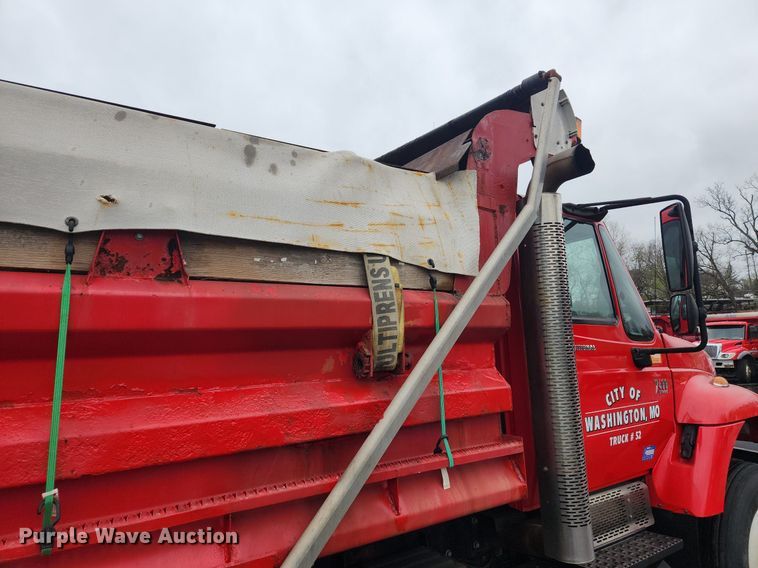 image for item MW9638 2007 International 7400  dump truck