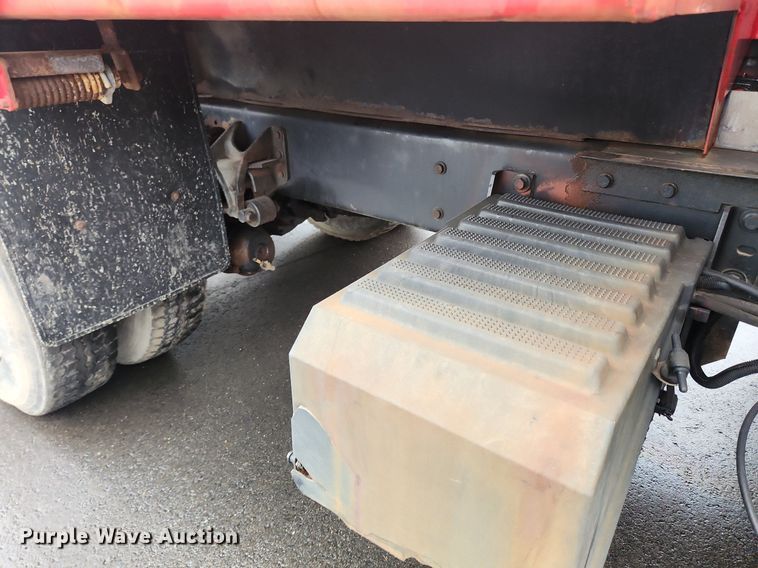 image for item MW9638 2007 International 7400  dump truck