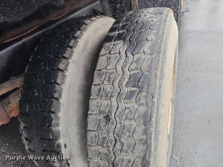 image for item MW9638 2007 International 7400  dump truck