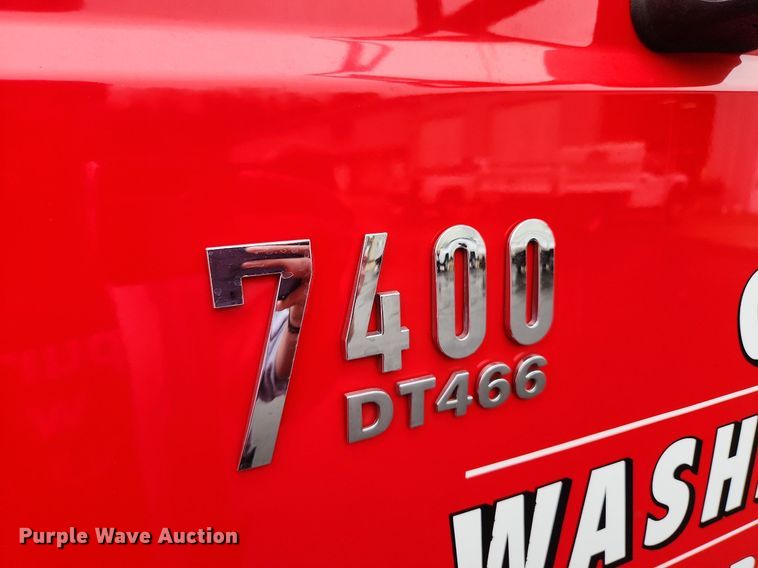 image for item MW9638 2007 International 7400  dump truck