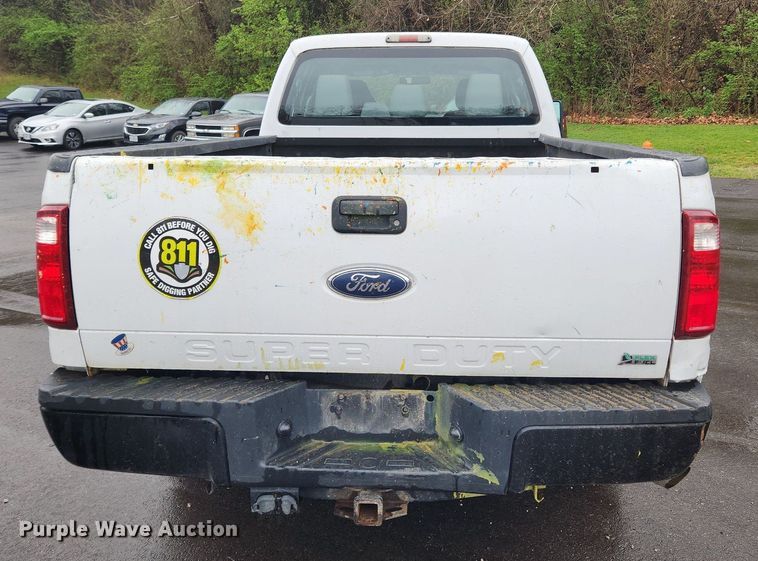 image for item MW9639 2011 Ford F250 Super Duty XL  Crew Cab pickup truck