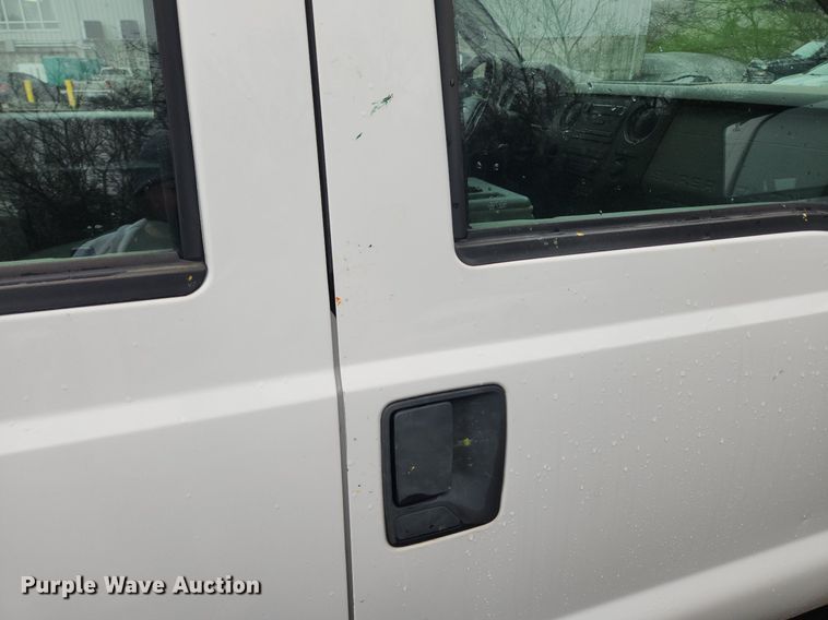 image for item MW9639 2011 Ford F250 Super Duty XL  Crew Cab pickup truck