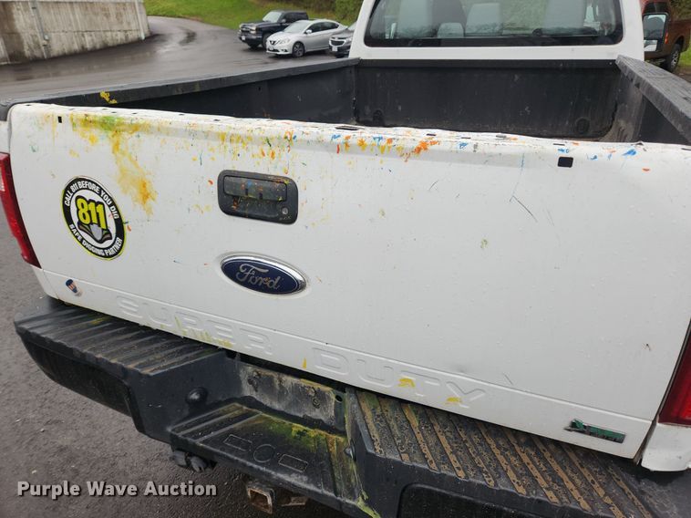 image for item MW9639 2011 Ford F250 Super Duty XL  Crew Cab pickup truck