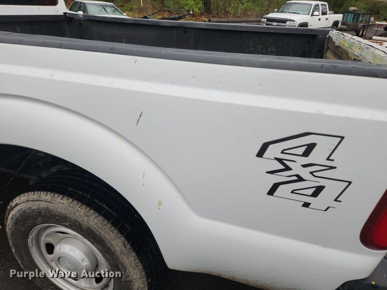 image for item MW9639 2011 Ford F250 Super Duty XL  Crew Cab pickup truck
