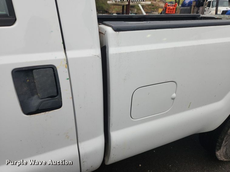 image for item MW9639 2011 Ford F250 Super Duty XL  Crew Cab pickup truck