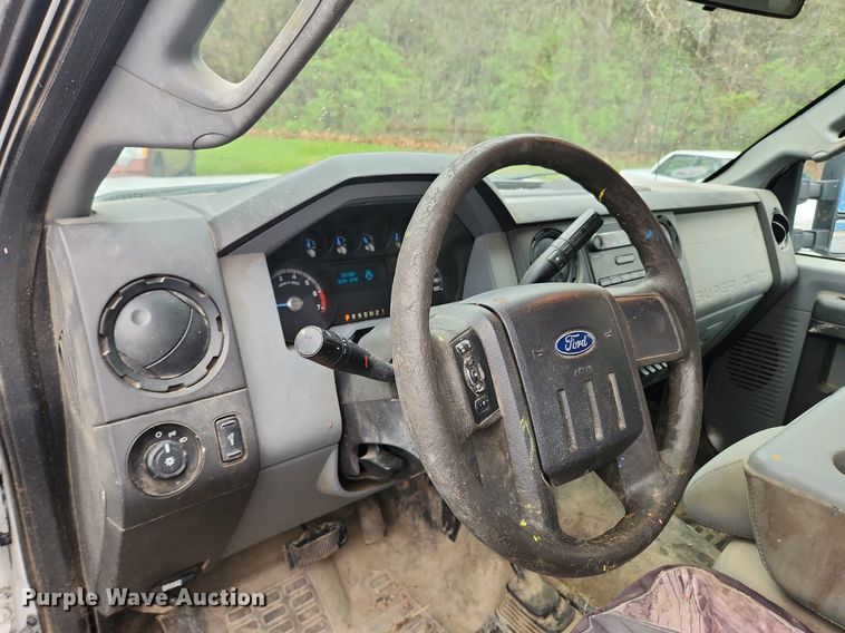 image for item MW9639 2011 Ford F250 Super Duty XL  Crew Cab pickup truck